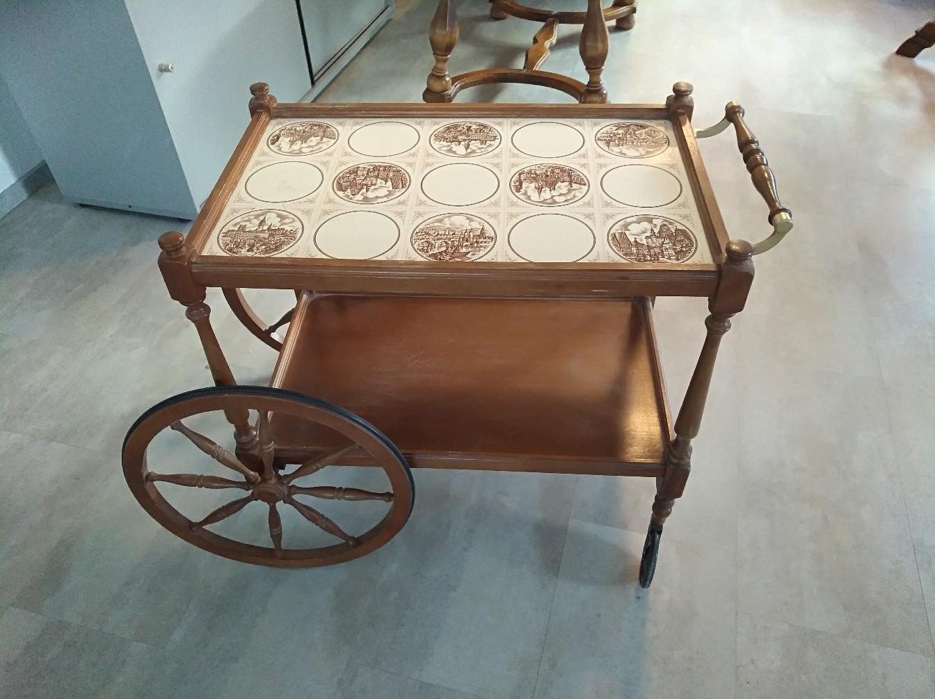 Antike Fundgrube Servierwagen Teewagen Beistelltisch aus Holz im Nussbaum-Farbton L 85 cm 9071