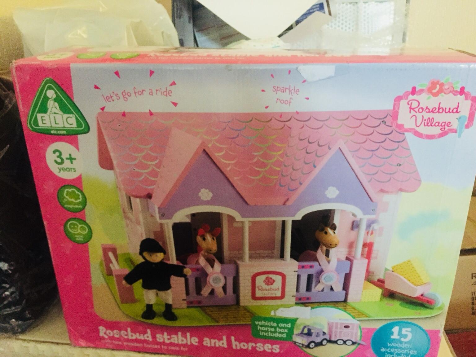 BRAND NEW ROSEBUD WOODEN STABLES AND HORSES ELC EARLY LEARNING CENTRE