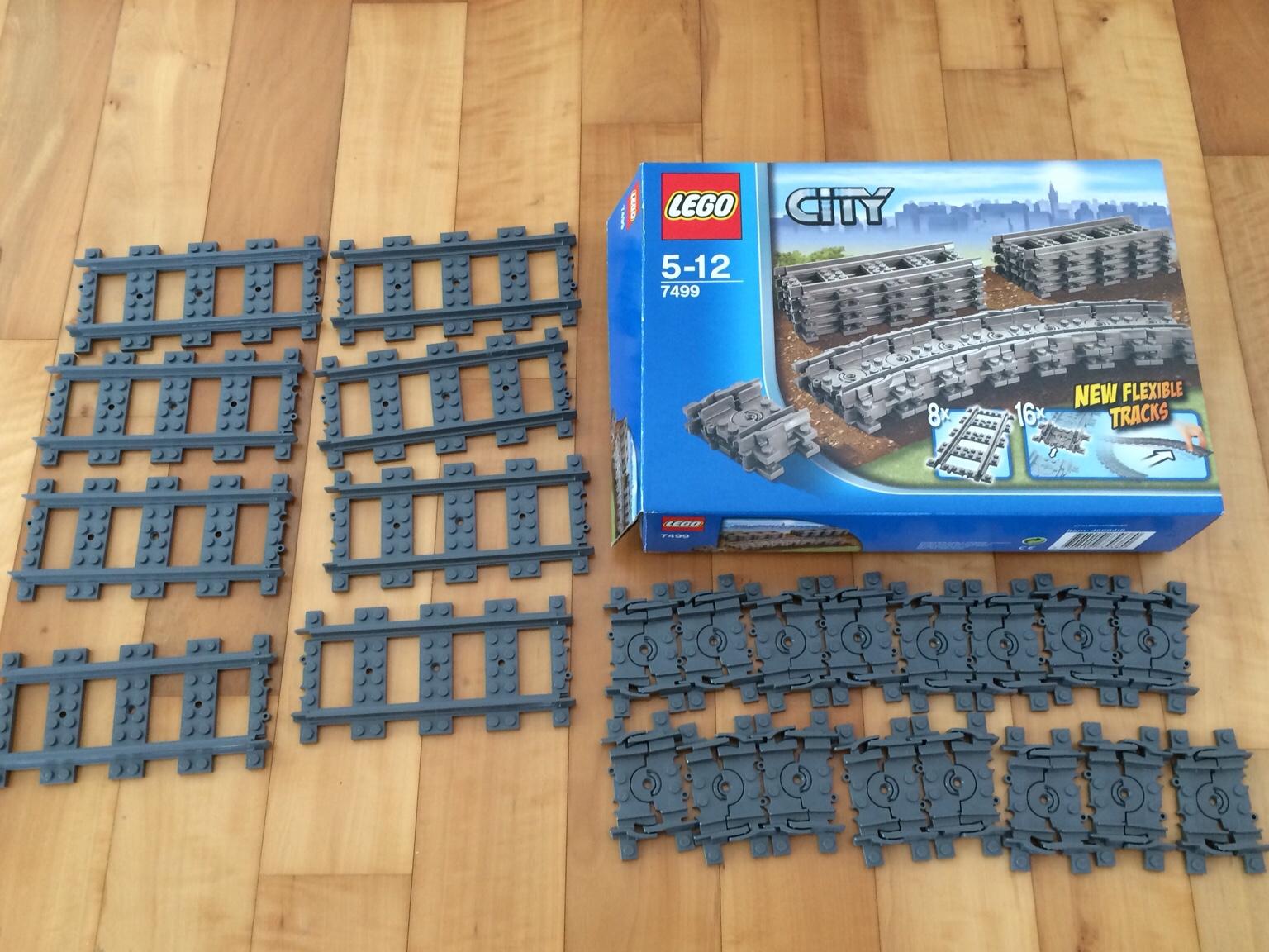 gerade und flexible Schienen Erweiterung LEGO City Schienen 7499 gebraucht 