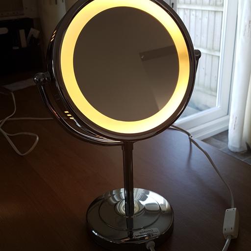 Revlon Illuminated Magnifying Mirror, Light Up Magnifying Mirror Boots