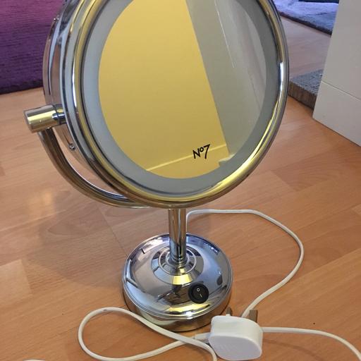 Magnifying No7 Mirror In Wc2h Camden, Light Up Magnifying Mirror Boots