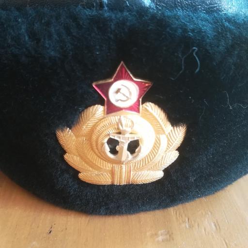Colbacco Cappello Militare RUSSO con Spilla Falce e Martello Nero 