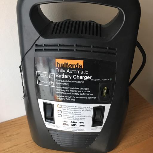 Halfords HALFORDS FULLY AUTOMATIC ADVANCED BATTERY CHARGER 