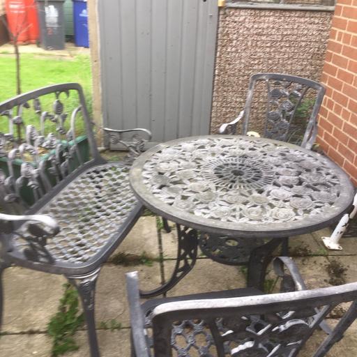 Cast Iron Garden Furniture In Doncaster, Painting Cast Iron Outdoor Furniture