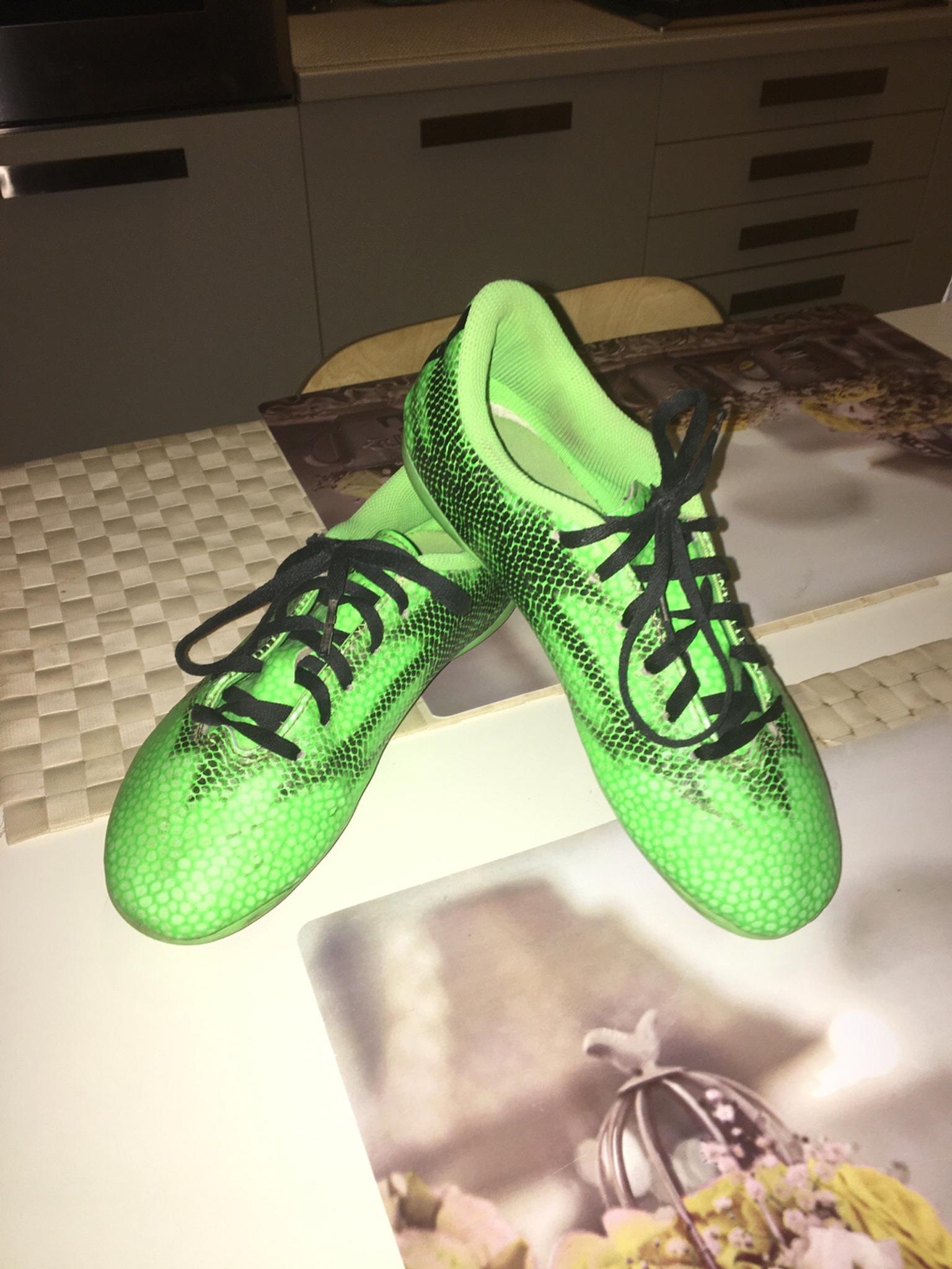 Subdivide Merciful waterproof Scarpe da calcio Adidas verde fluorescente in 20153 Milano for €15.00 for  sale | Shpock