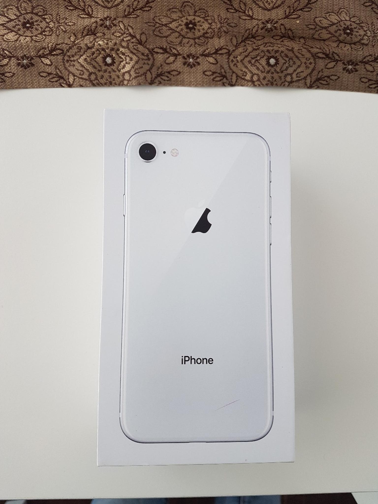 Apple IPhone 8 64GB Weiß in 74613 Öhringen für 425,00 € zum 