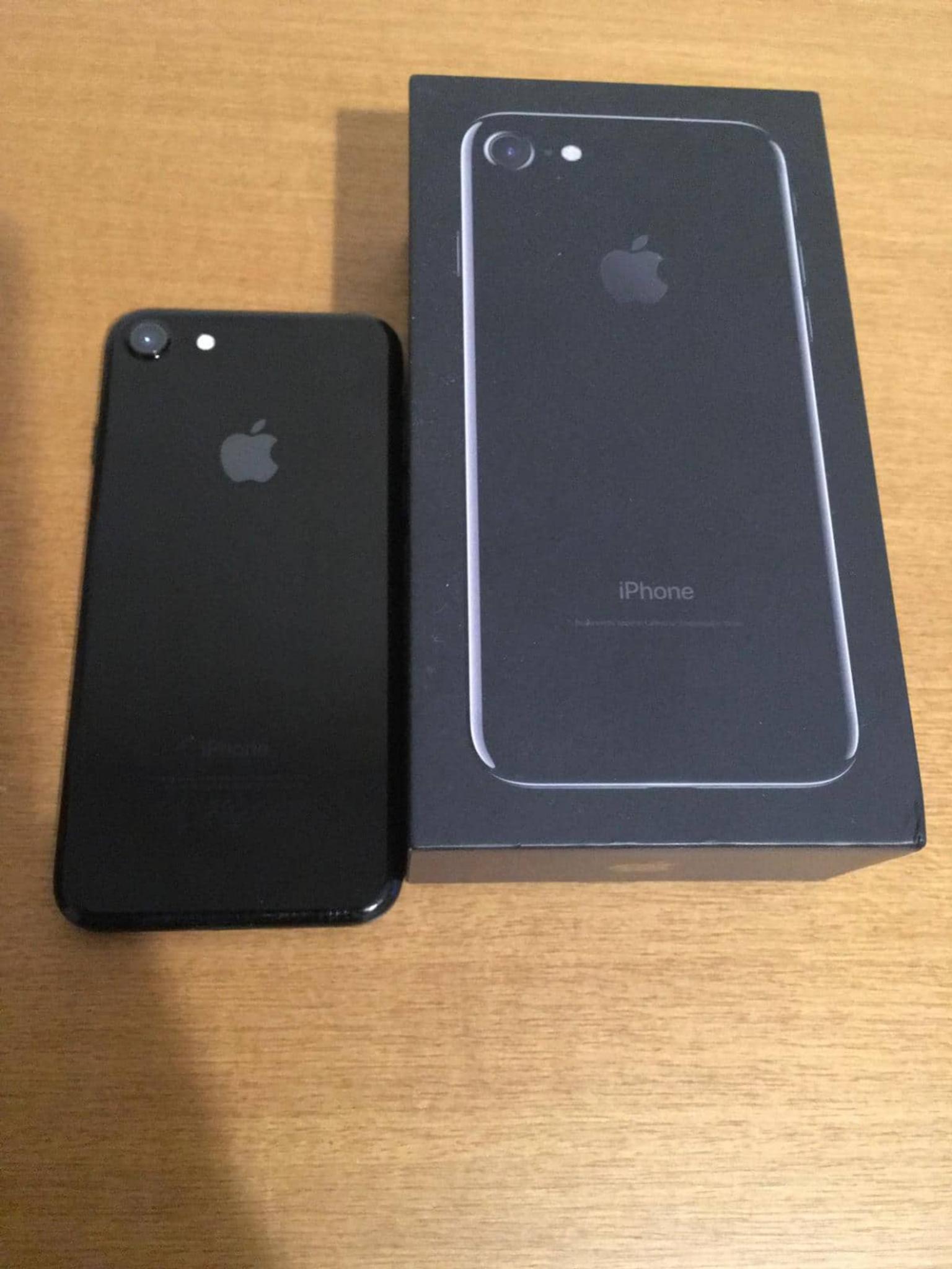 iPhone 7 Jet black 128gb in 80127 Naples for €290.00 for sale | Shpock