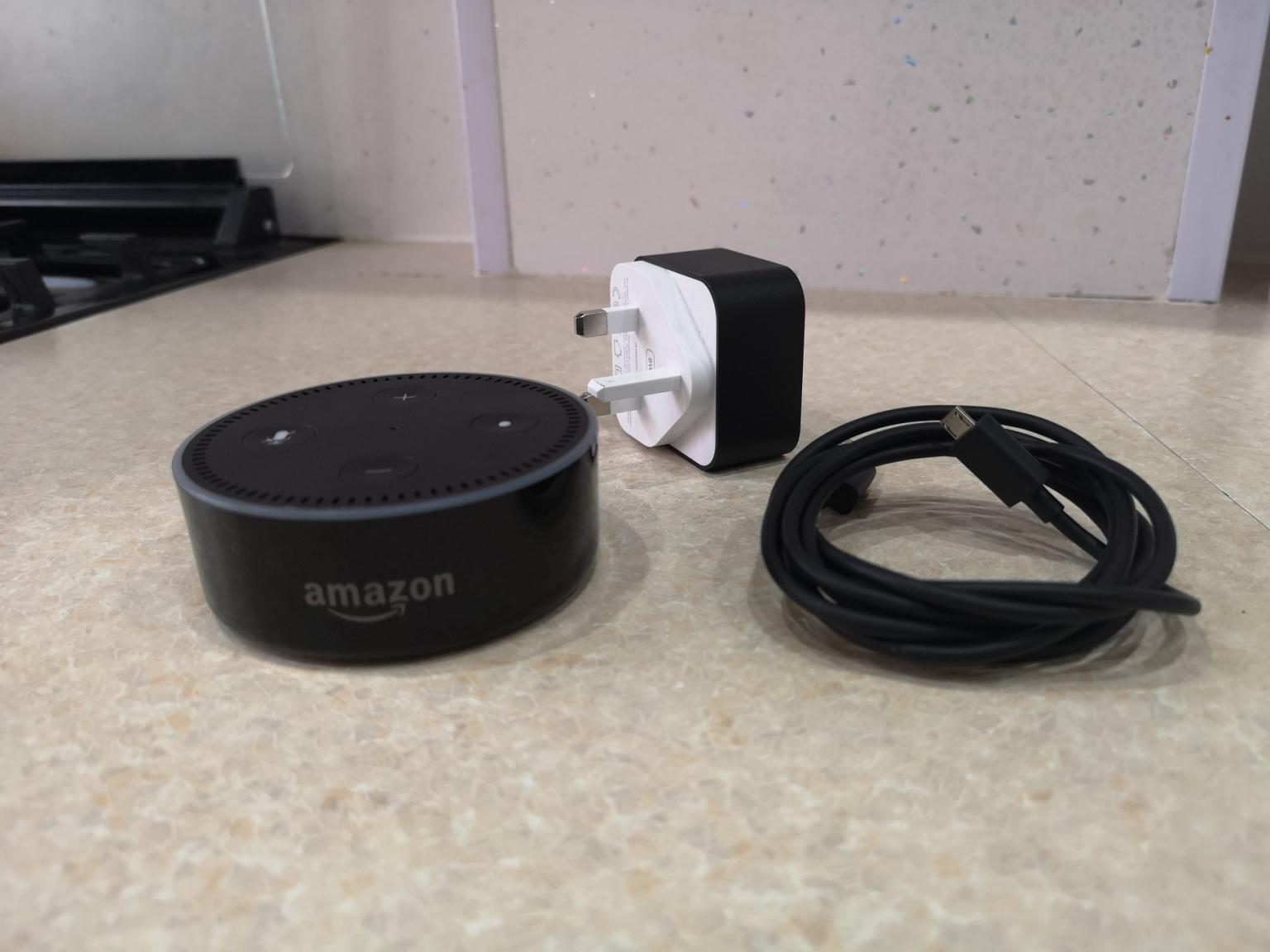 White 2nd Generation Smart Assistant Amazon Echo Dot 