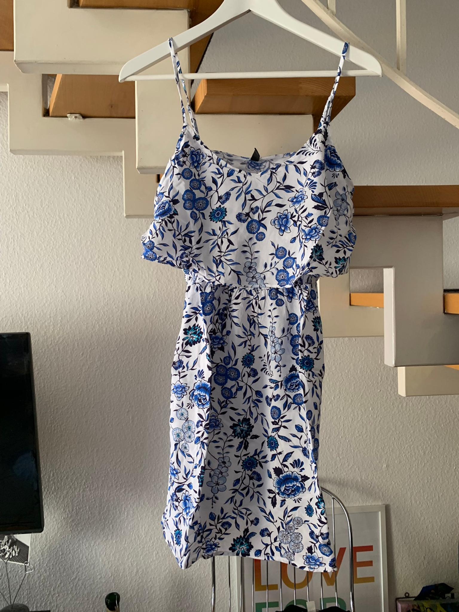 dunkelblau mit Blumenmuster 42 H&M Divided Sommerkleid mit Spaghetti-Trägern Damen Kleidung Kleider Sommerkleider H&M Divided Sommerkleider Gr 