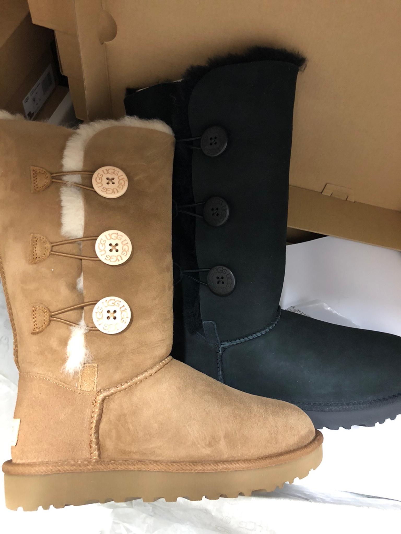 get together scream Responsible person Women's UGG Bailey Button Triplet II in W12 Ealing for £180.00 for sale |  Shpock